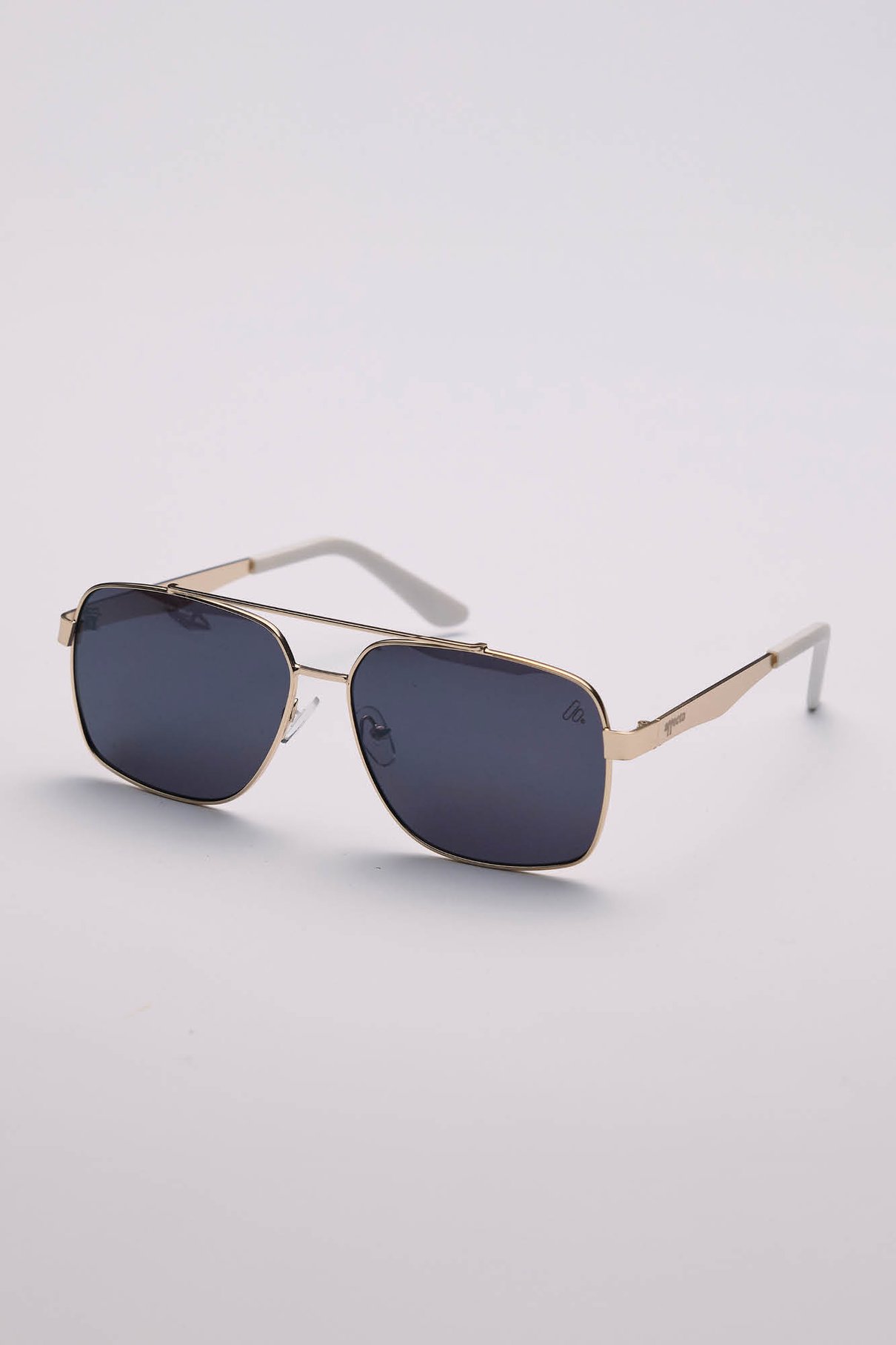 80129 tinnari preto com dourado